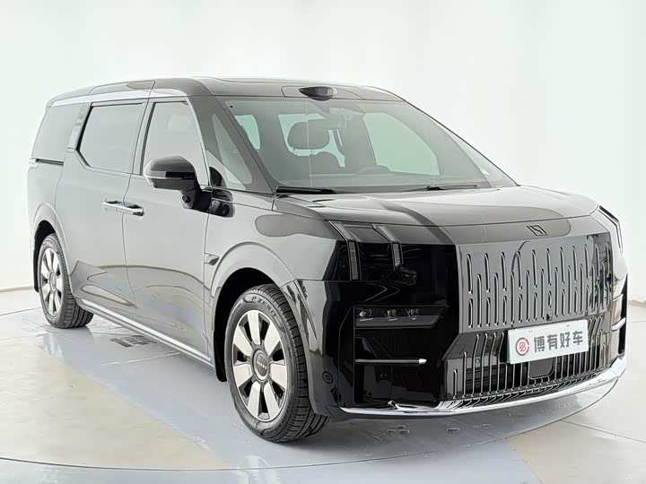 Фото 3 - Zeekr 009