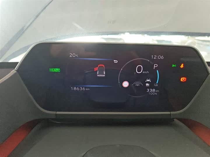 Фото 12 - Toyota bZ4X