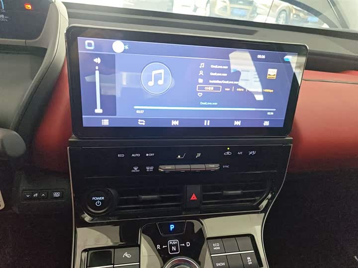 Фото 13 - Toyota bZ4X