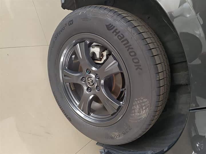 Фото 26 - Toyota bZ4X