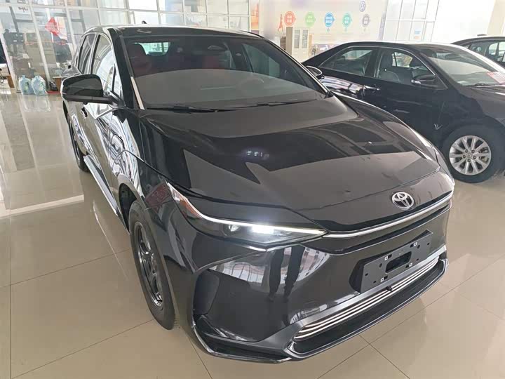 Фото 4 - Toyota bZ4X