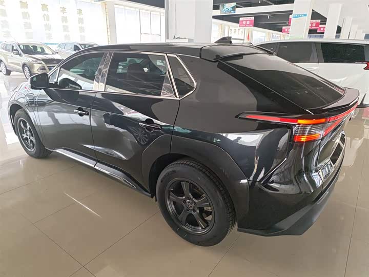 Фото 5 - Toyota bZ4X