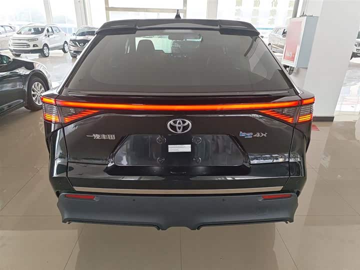 Фото 6 - Toyota bZ4X