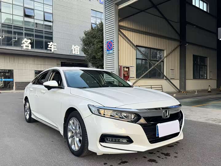 Фото 3 - Honda Accord