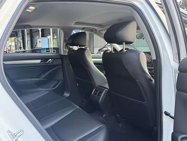 Фото 5 - Honda Accord