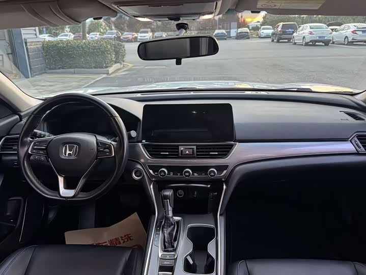 Фото 6 - Honda Accord