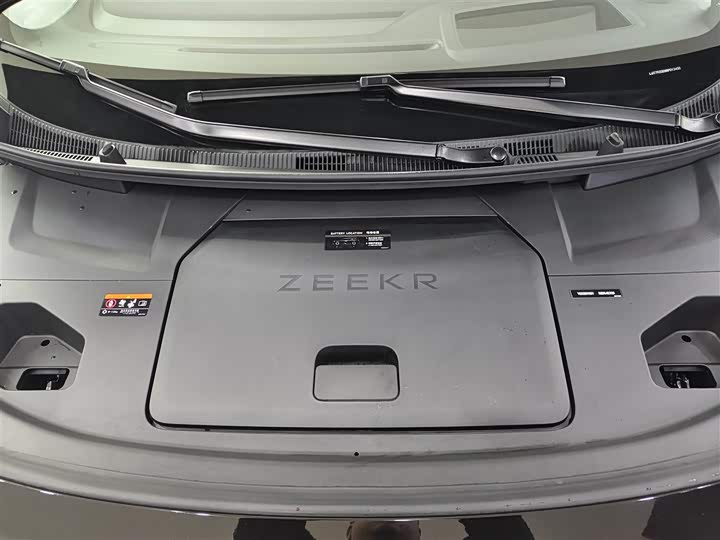 Фото 13 - Zeekr 009
