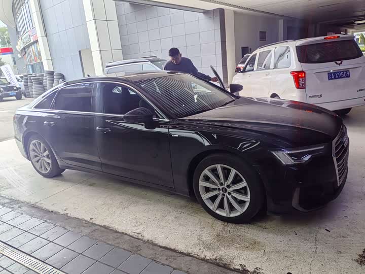 Фото 3 - Audi A6L