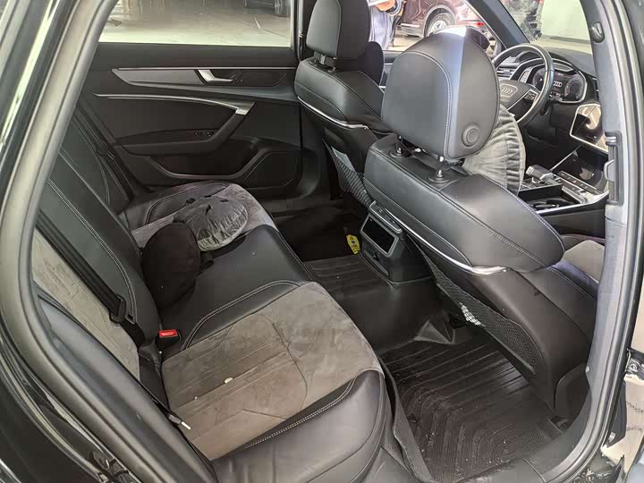 Фото 5 - Audi A6L