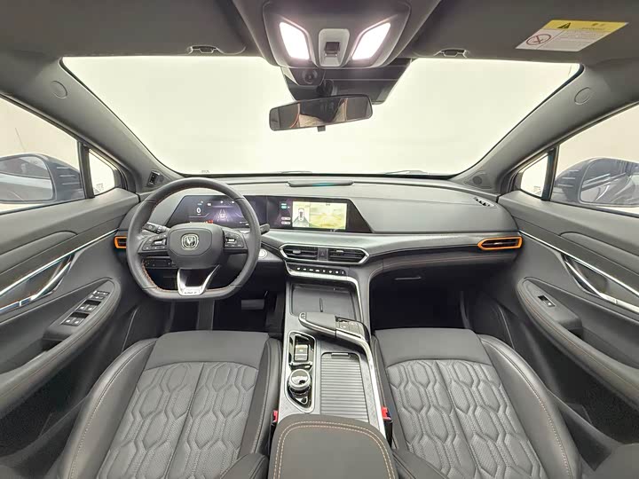 Фото 11 - Changan UNI-T