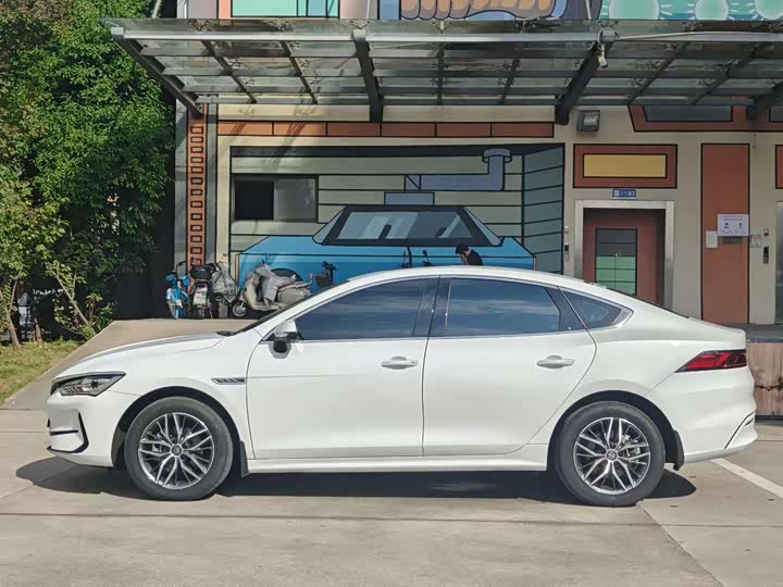 Фото 3 - BYD Qin Plus