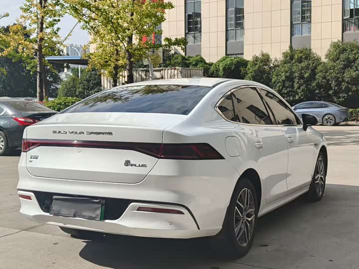 Фото 9 - BYD Qin Plus