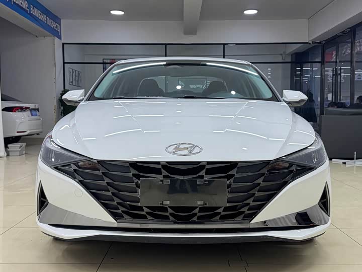 Фото 2 - Hyundai Elantra N line