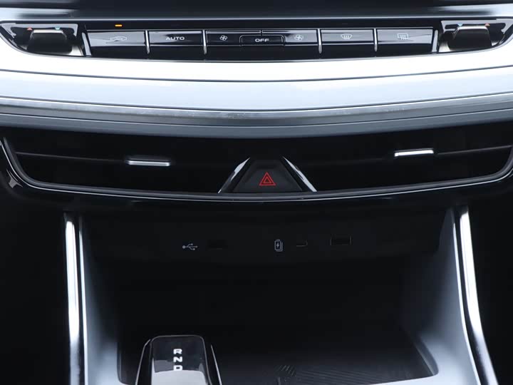 Фото 16 - Geely Jiaji