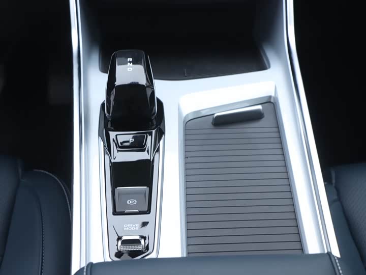 Фото 17 - Geely Jiaji