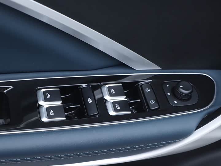 Фото 5 - Geely Jiaji