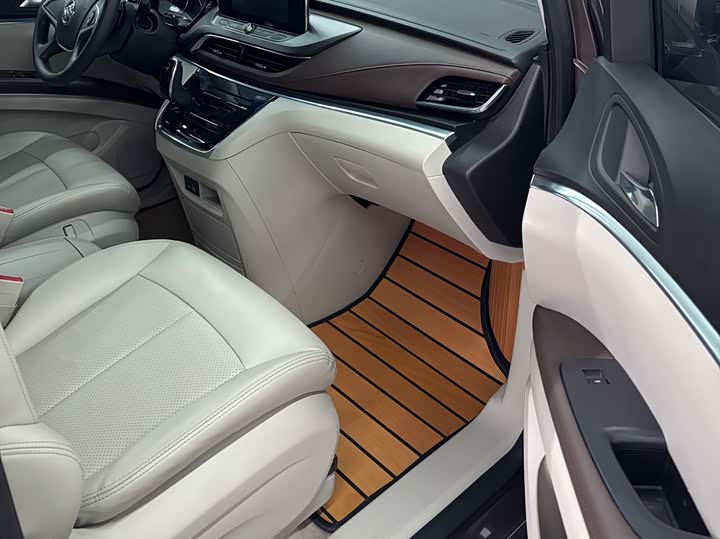 Фото 4 - Buick GL8 ES