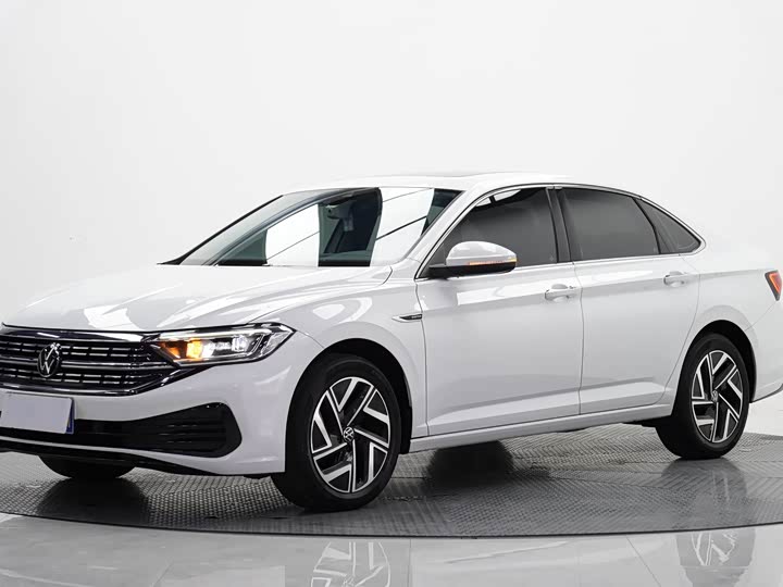 Фото 1 - Volkswagen Sagitar L