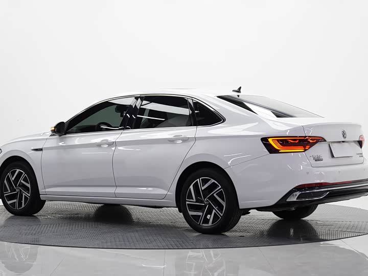 Фото 3 - Volkswagen Sagitar L