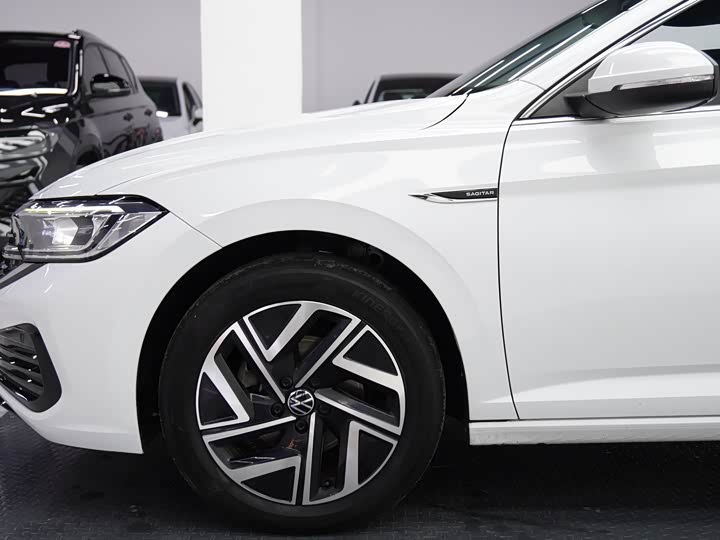 Фото 8 - Volkswagen Sagitar L