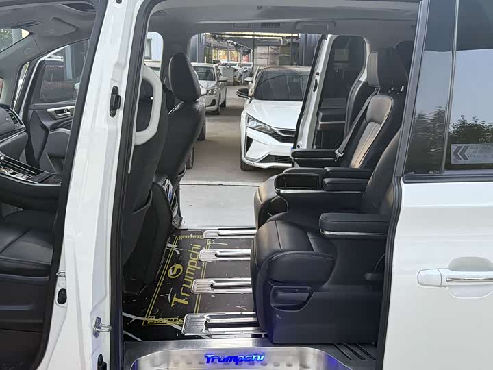 Фото 9 - GAC Trumpchi M8