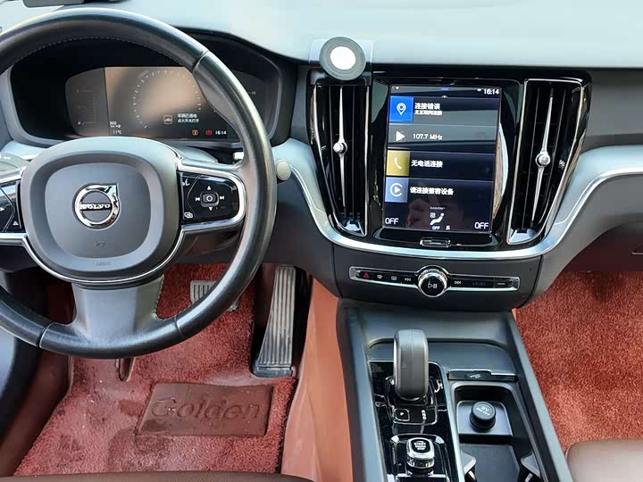 Фото 13 - Volvo S60