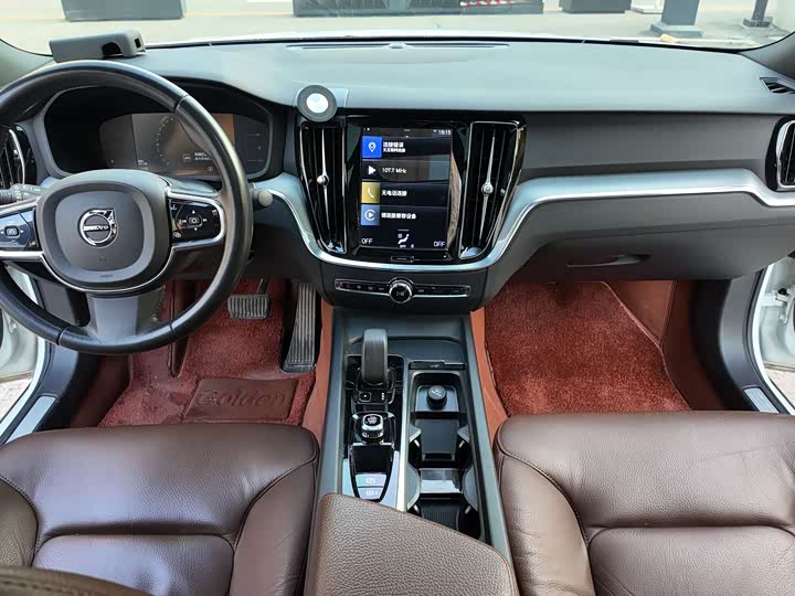 Фото 14 - Volvo S60