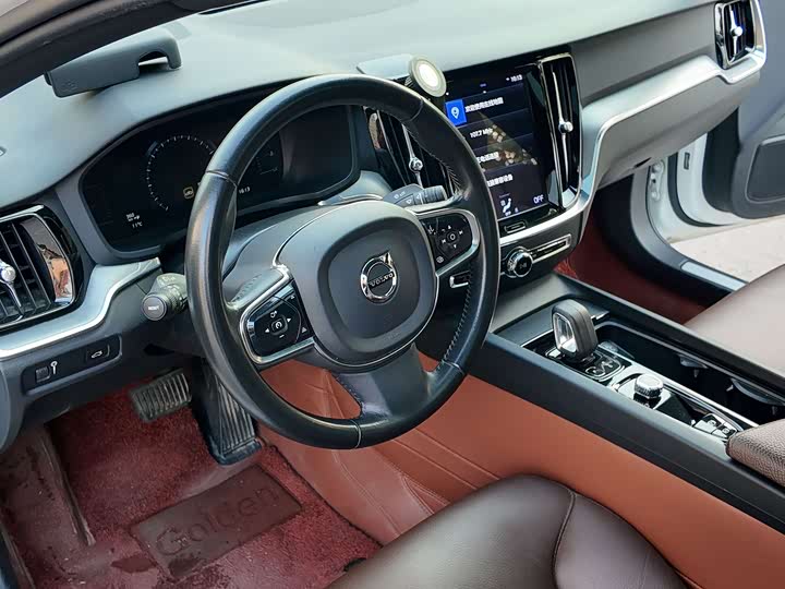 Фото 7 - Volvo S60