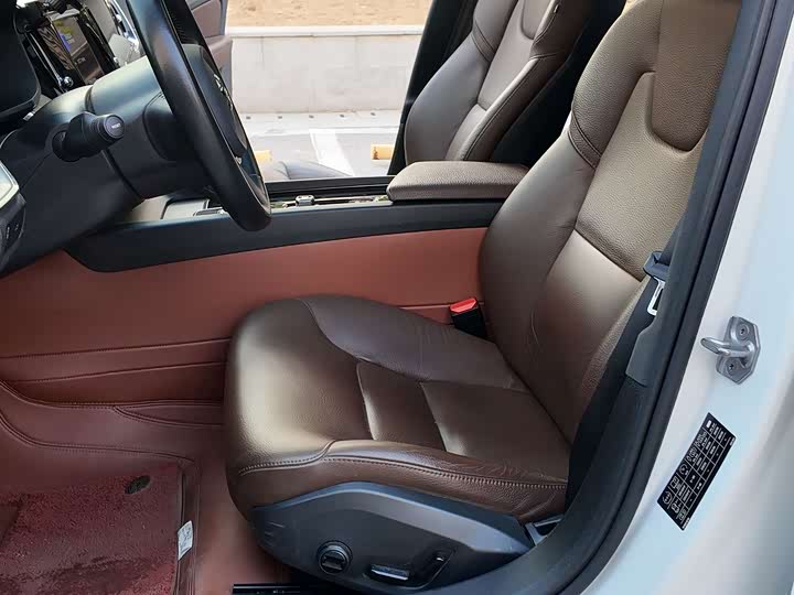 Фото 9 - Volvo S60