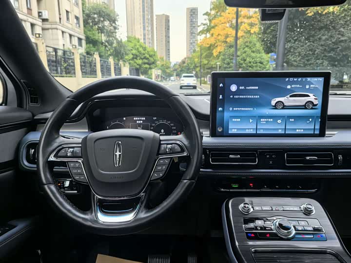 Фото 7 - Lincoln Nautilus