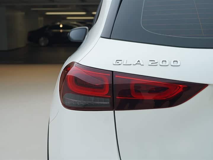 Фото 11 - Mercedes-Benz GLA-Class