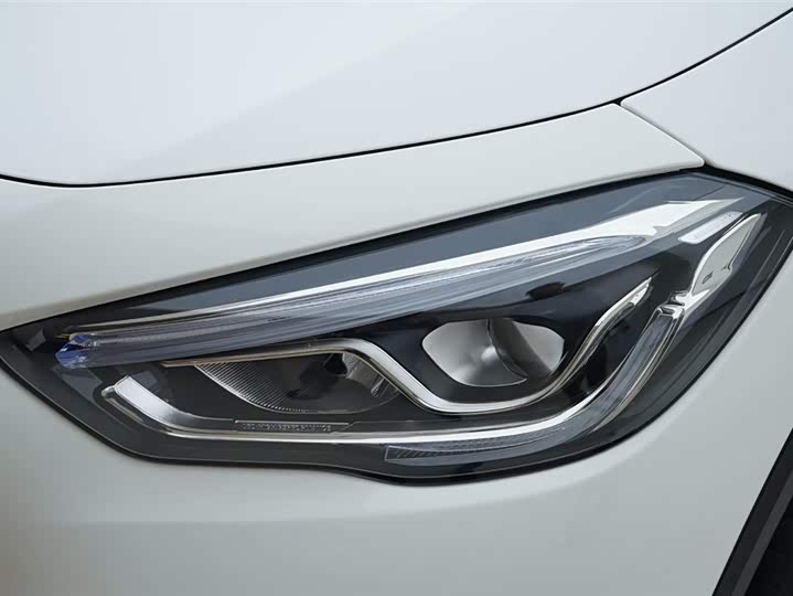 Фото 12 - Mercedes-Benz GLA-Class