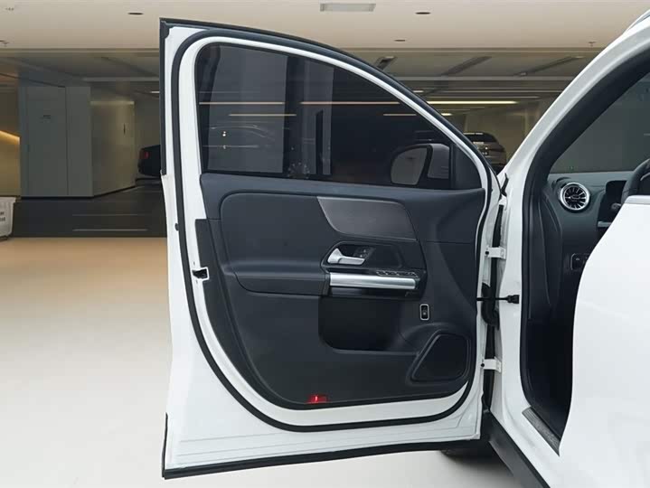 Фото 19 - Mercedes-Benz GLA-Class