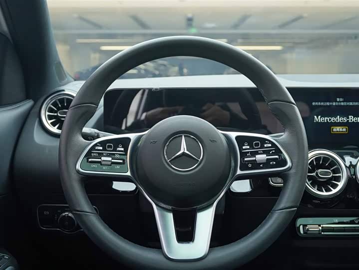 Фото 20 - Mercedes-Benz GLA-Class