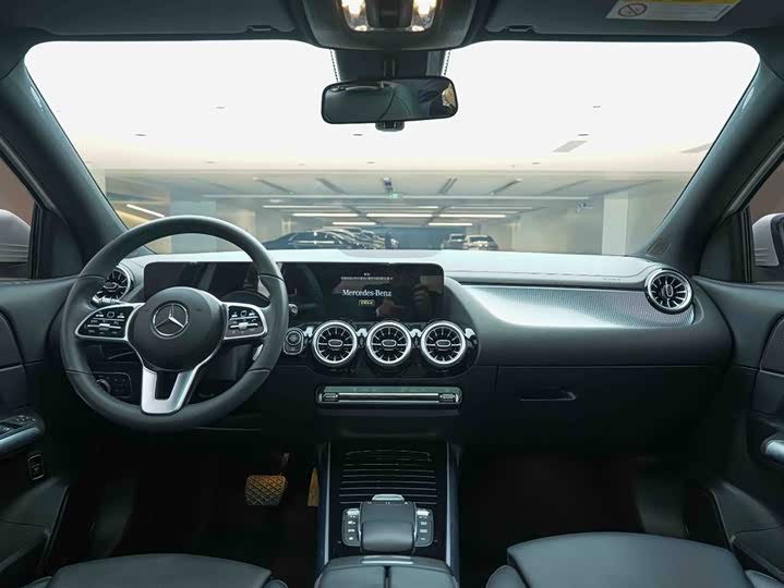 Фото 22 - Mercedes-Benz GLA-Class