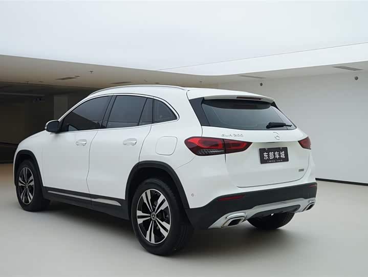 Фото 6 - Mercedes-Benz GLA-Class