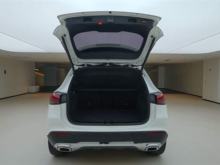 Фото 9 - Mercedes-Benz GLA-Class