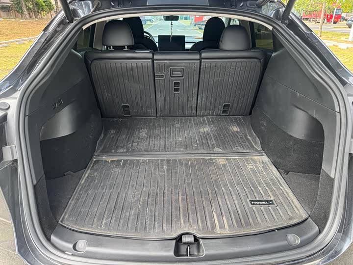 Фото 13 - Tesla Model Y