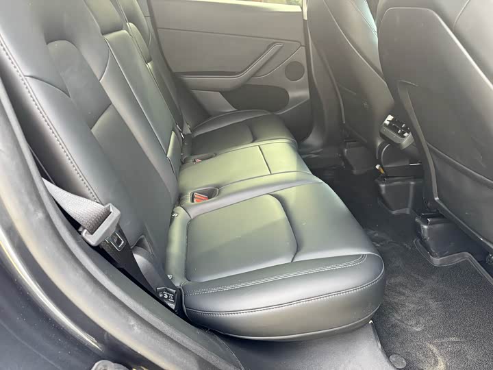 Фото 15 - Tesla Model Y