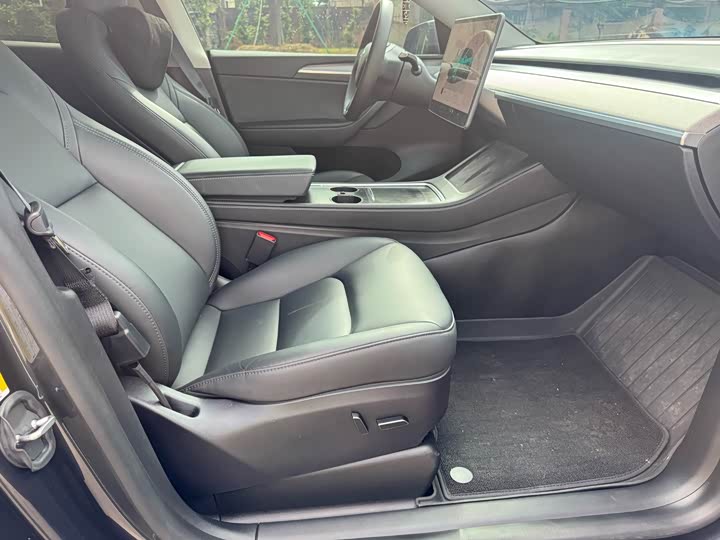 Фото 16 - Tesla Model Y