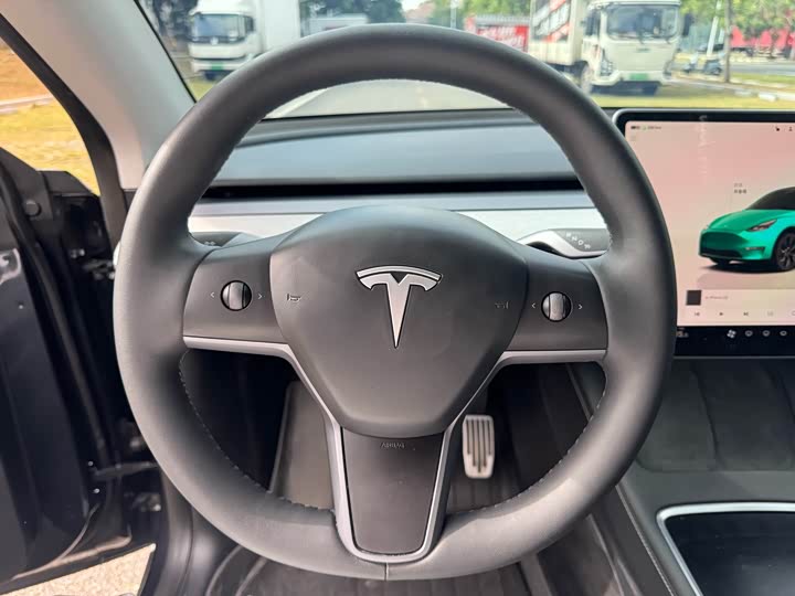 Фото 9 - Tesla Model Y