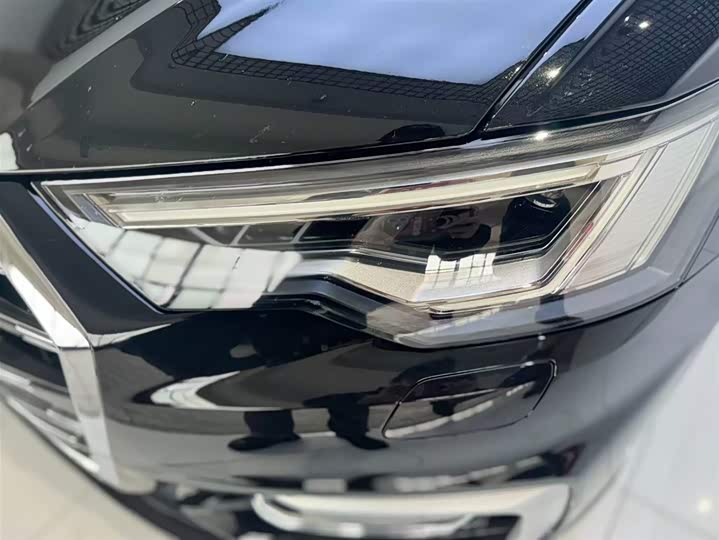 Фото 13 - Audi A6L