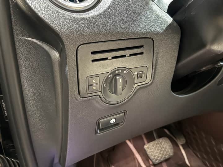 Фото 29 - Mercedes-Benz Vito