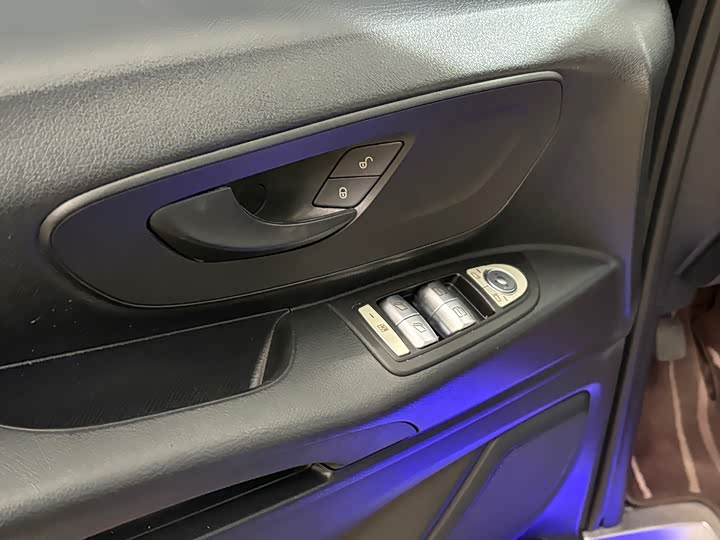 Фото 30 - Mercedes-Benz Vito