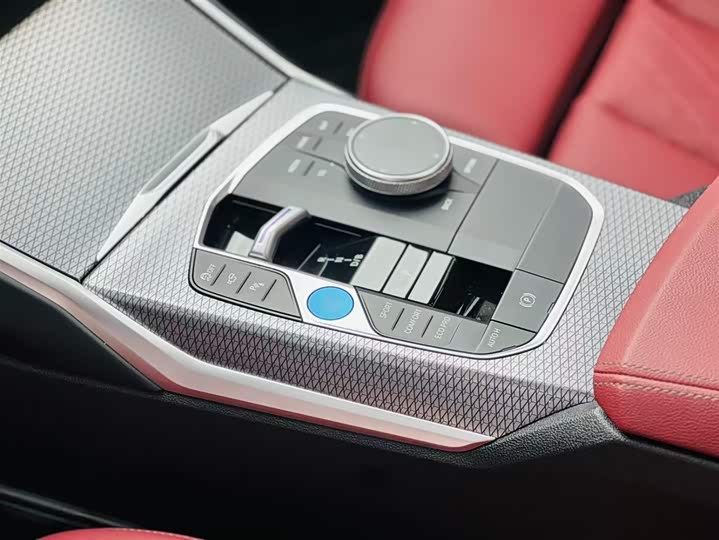 Фото 13 - BMW i3