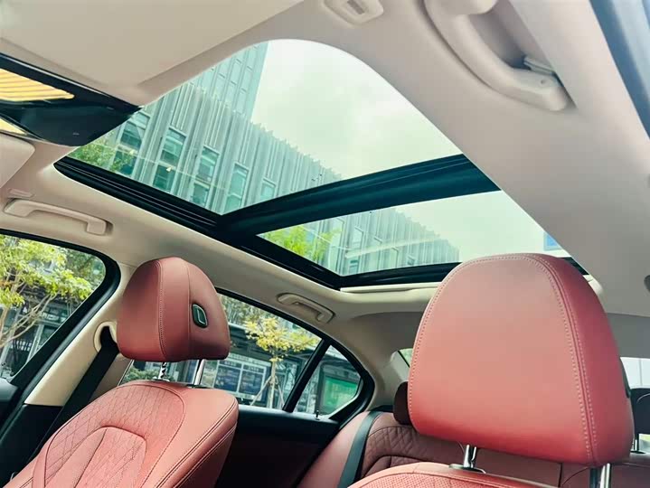 Фото 16 - BMW i3