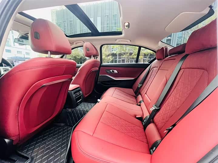 Фото 17 - BMW i3