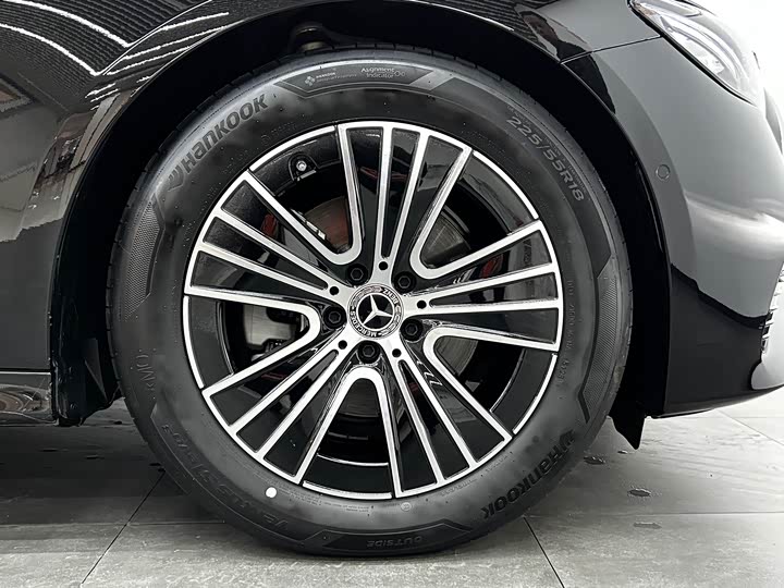 Фото 6 - Mercedes-Benz E-Class