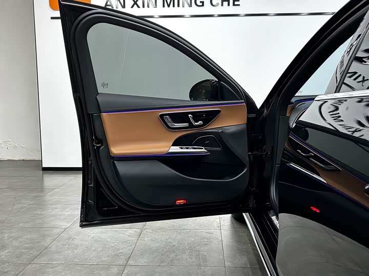 Фото 7 - Mercedes-Benz E-Class