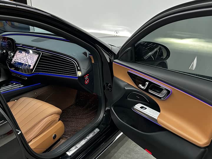 Фото 8 - Mercedes-Benz E-Class